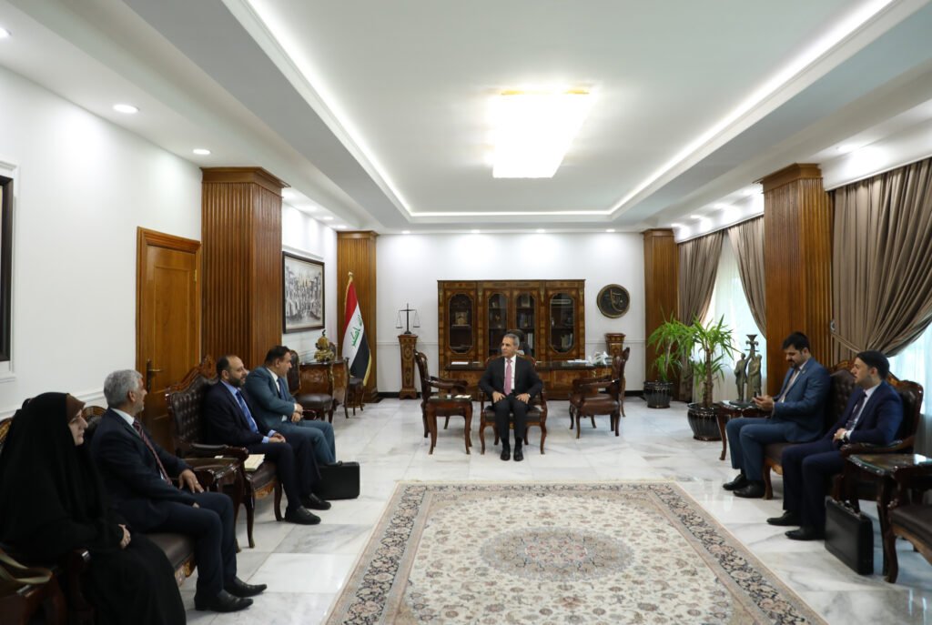 الأرصاد الجوية تحذر من رياح قوية على الساحل وفي البحر